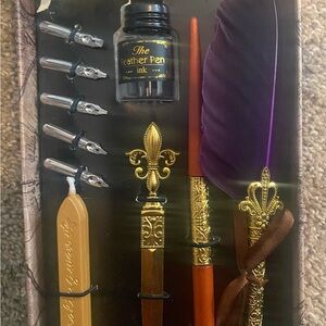 Purple Feather and Standard Quills, Wax and Stamp,Ink and 6 interchangeable tips